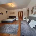 Appartement Wanderlust Family - Self Check-in, Near Area Stixenstein