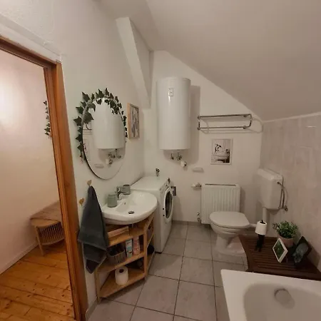 Wanderlust Family - Self Check-in, Near Area Apartman