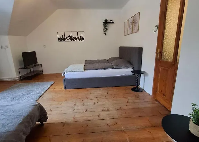 Wanderlust Family - Self Check-in, Near Area Appartement