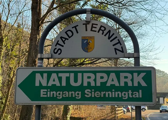 Wanderlust Family - Self Check-in, Near Area Apartment *